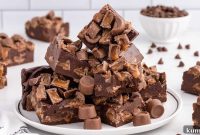 Decadent Rolo Fudge Squares: Gooey Chocolate-Caramel Treats