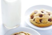 Chewy Coconut Oil Chocolate Chip Cookies (Vegan Option)