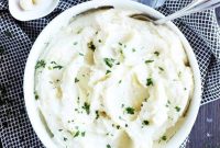 Roasted Garlic Parmesan Mashed Potatoes in the Instant Pot