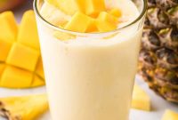 Creamy Mango Pineapple Smoothie Recipe for Tropical Refreshment