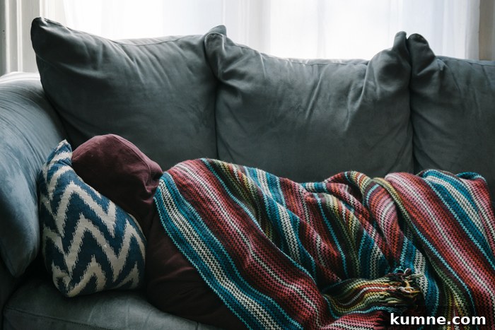 Is Your Husband Really Sick or Just Experiencing Man Flu? 2 How To Tell If Your Husband Is Suffering From A Man Cold AKA 'Him-Fluenza'