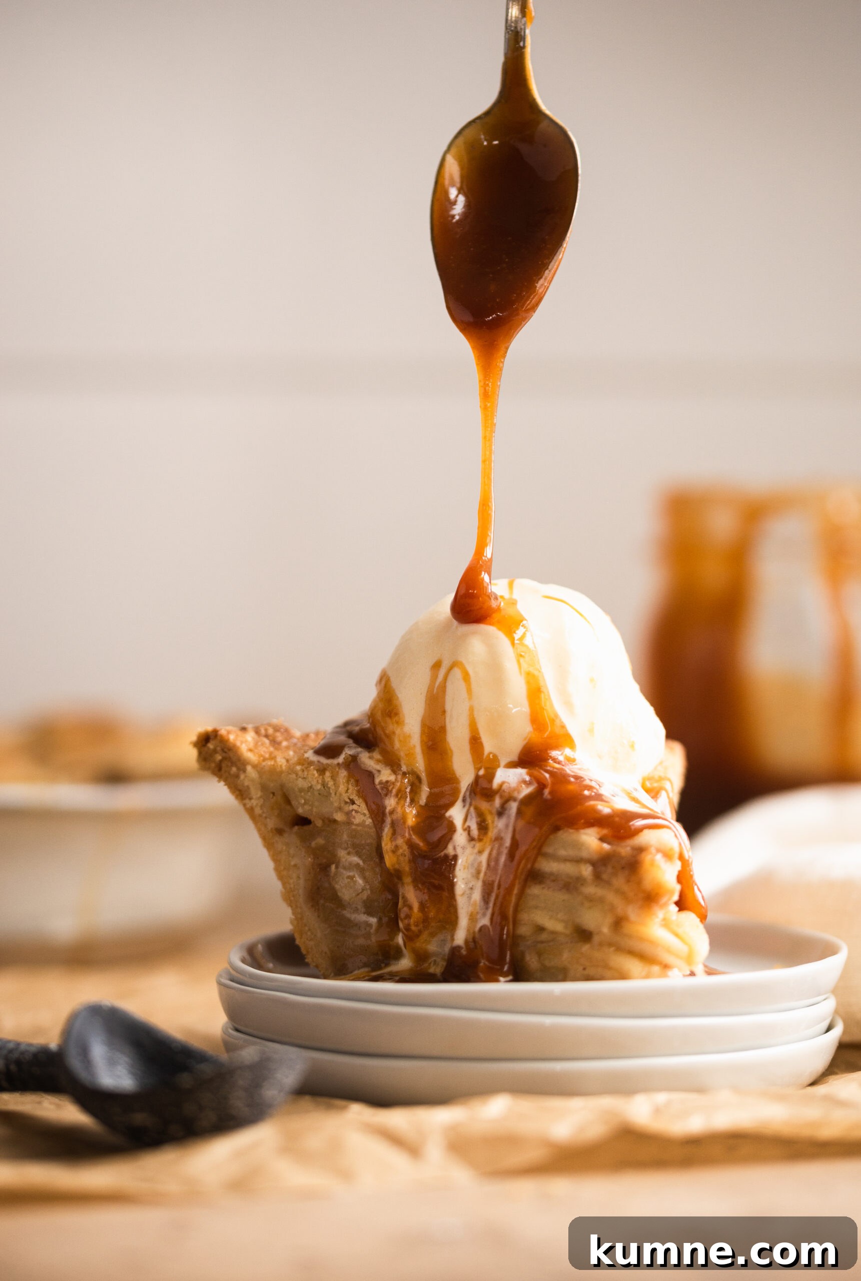 Irresistible Caramel Apple Pie Recipe for Fall Gatherings 2 apple pie