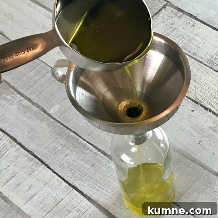 How to Polish Stainless Steel to a Mirror Shine 3 DIY Stainless Steel Polish- easy, 3 ingredient cleaning recipe. Natural, non-toxic, made with essential oils. Gets rid of fingerprints, smudges, dirt and grime. Creates clean, sparkly, shiny finish free of fingerprints and smudges. essential oil recipe, essential oil DIY, natural cleaning, essential oil cleaning, doTERRA, Young Living, Plant Therapy