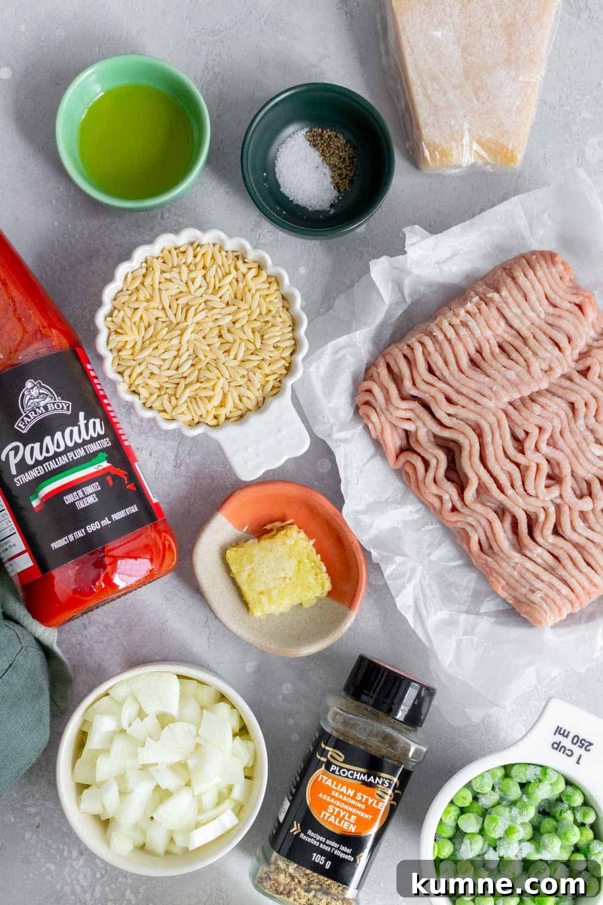 Ingredients needed to make one pot orzo with turkey and peas.