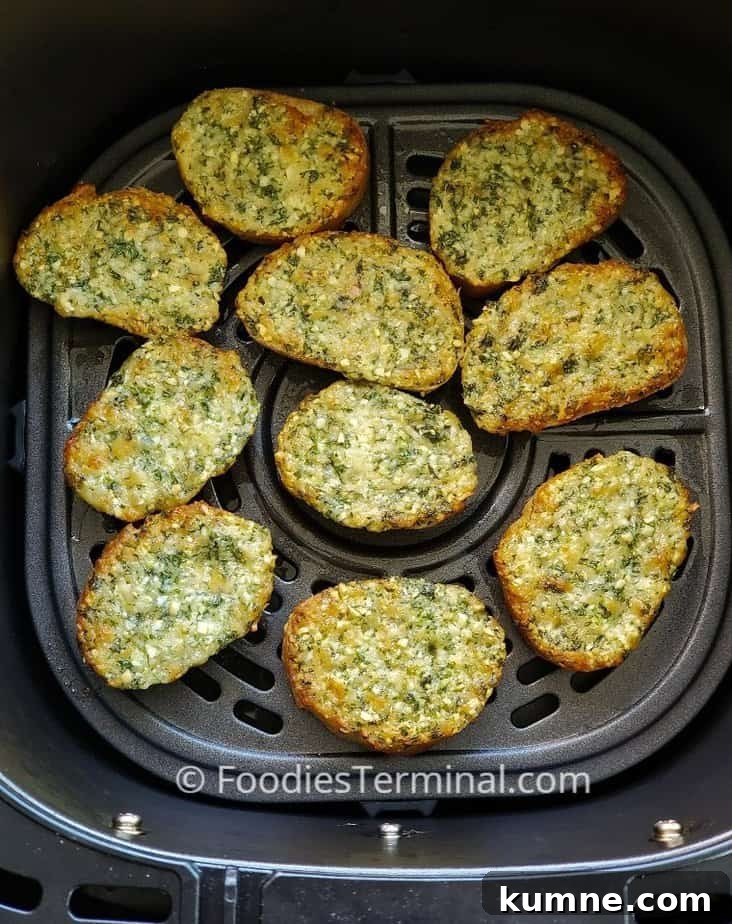 Crispy Garlic Bread in the Air Fryer: Quick and Flavorful 3 sliced garlic bread