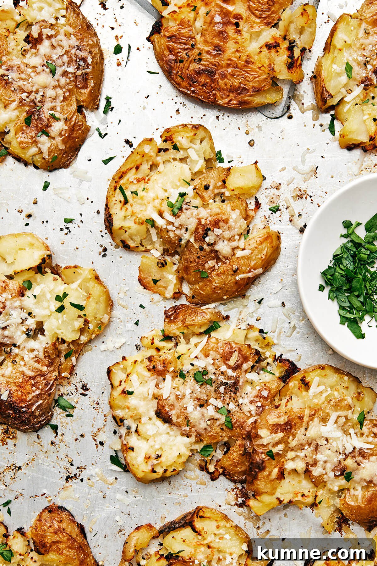 Smashed potatoes with parsley
