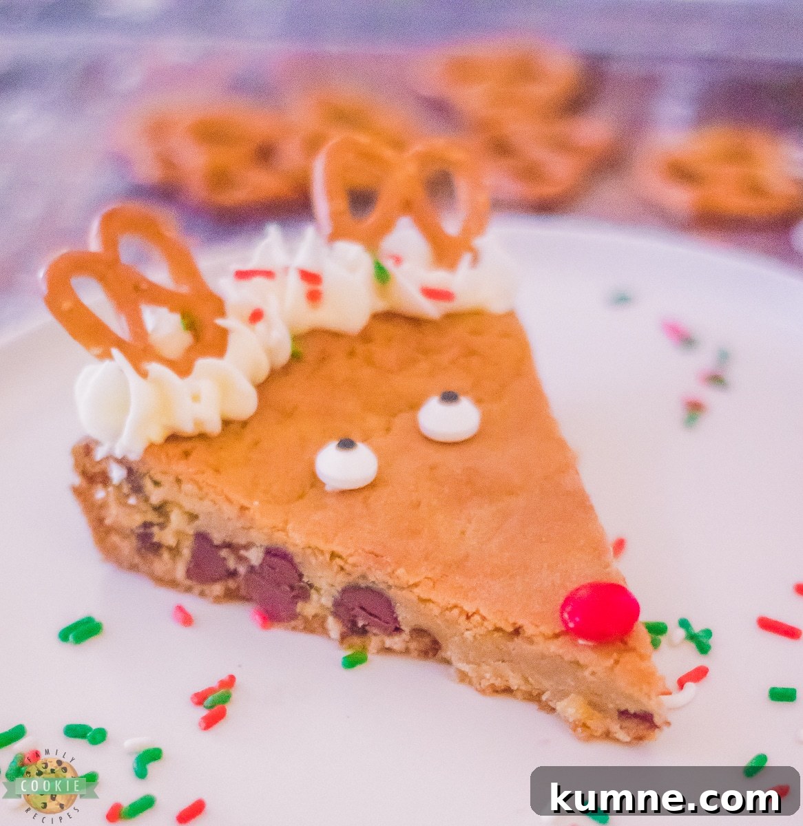 Reindeer Cookie Cake Recipe: Festive No-Bake Holiday Dessert 5 img 7247 4