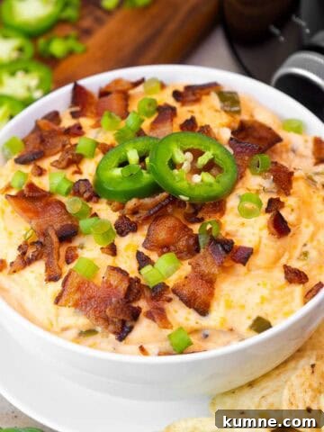 Crockpot Jalapeño Popper Dip with Bacon