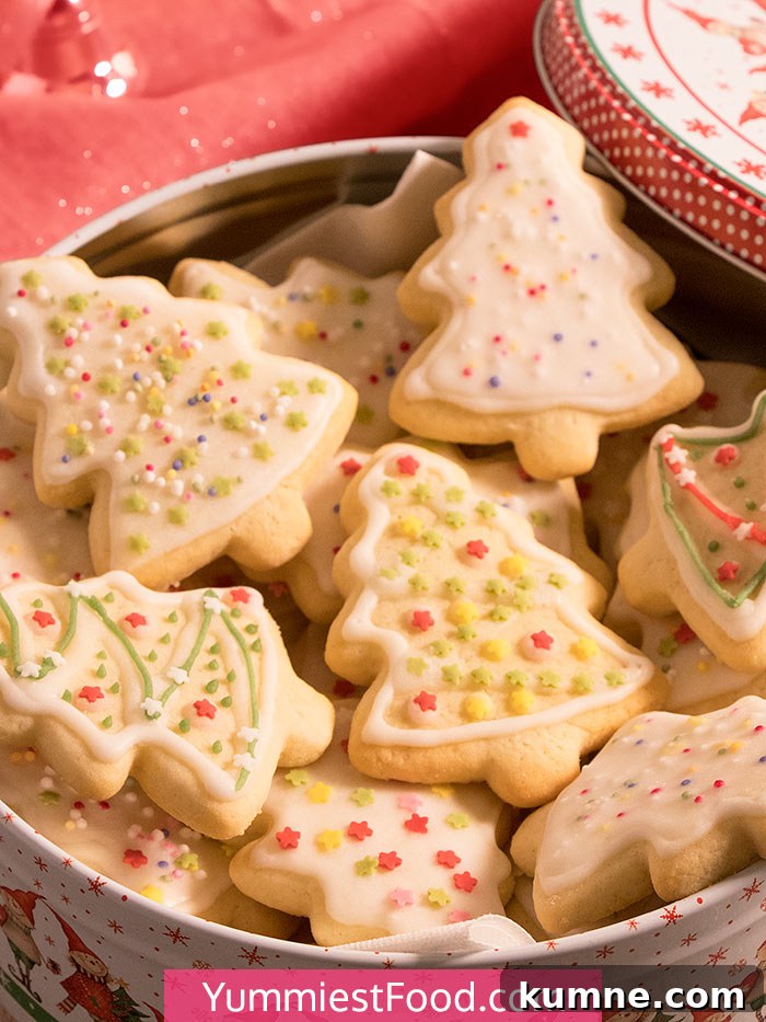 Christmas Sugar Cookies with Royal Icing Recipe and Decorating Tips 3 Christmas Sugar Cookies