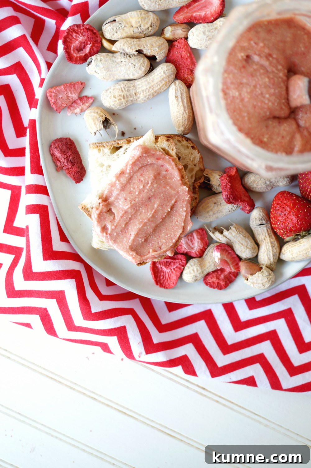 homemade strawberry peanut butter | The Baking Fairy